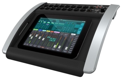 Микшер Behringer X18